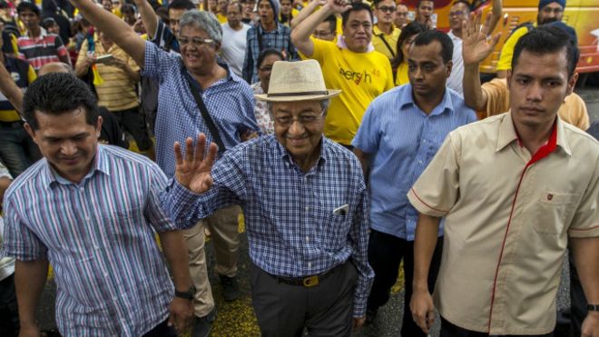 Mahathir Muhammad Bergabung dengan Puluhan Ribu Demonstran
