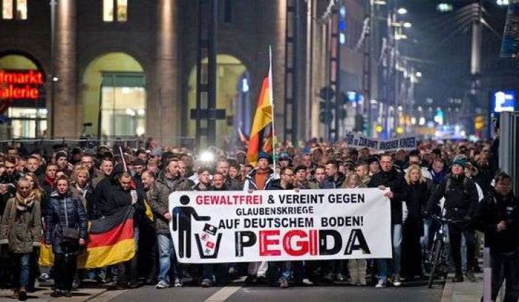 Ribuan Anggota Anti Islam PEGIDA Gelar Aksi Unjuk Rasa di Seluruh Eropa