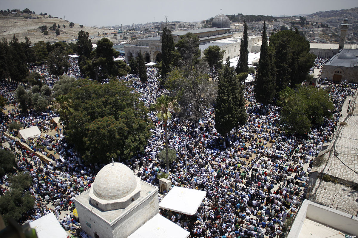 Ratusan Juta Muslim di Seluruh Dunia Rayakan Idul Fitri Hari Rabu