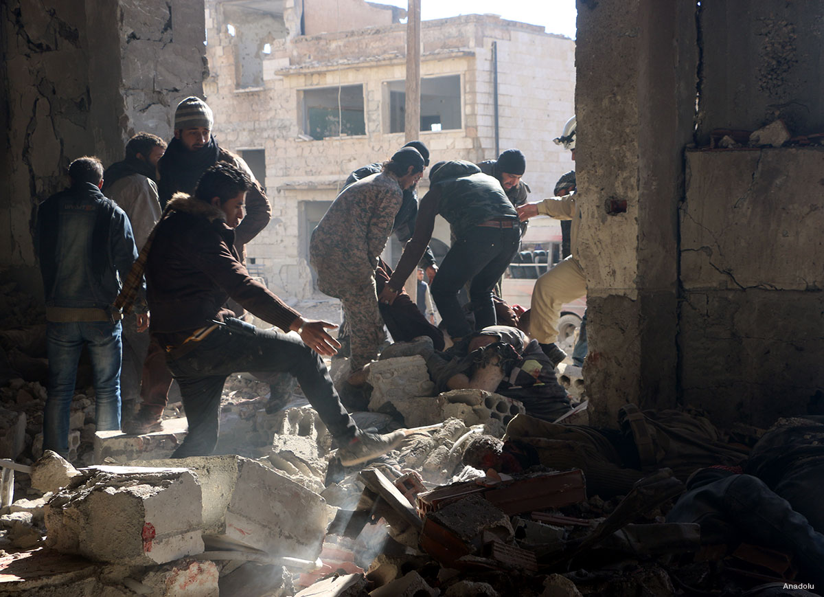 Serangan Udara Rezim Assad dan Rusia Tewaskan 47 Orang di Suriah Timur