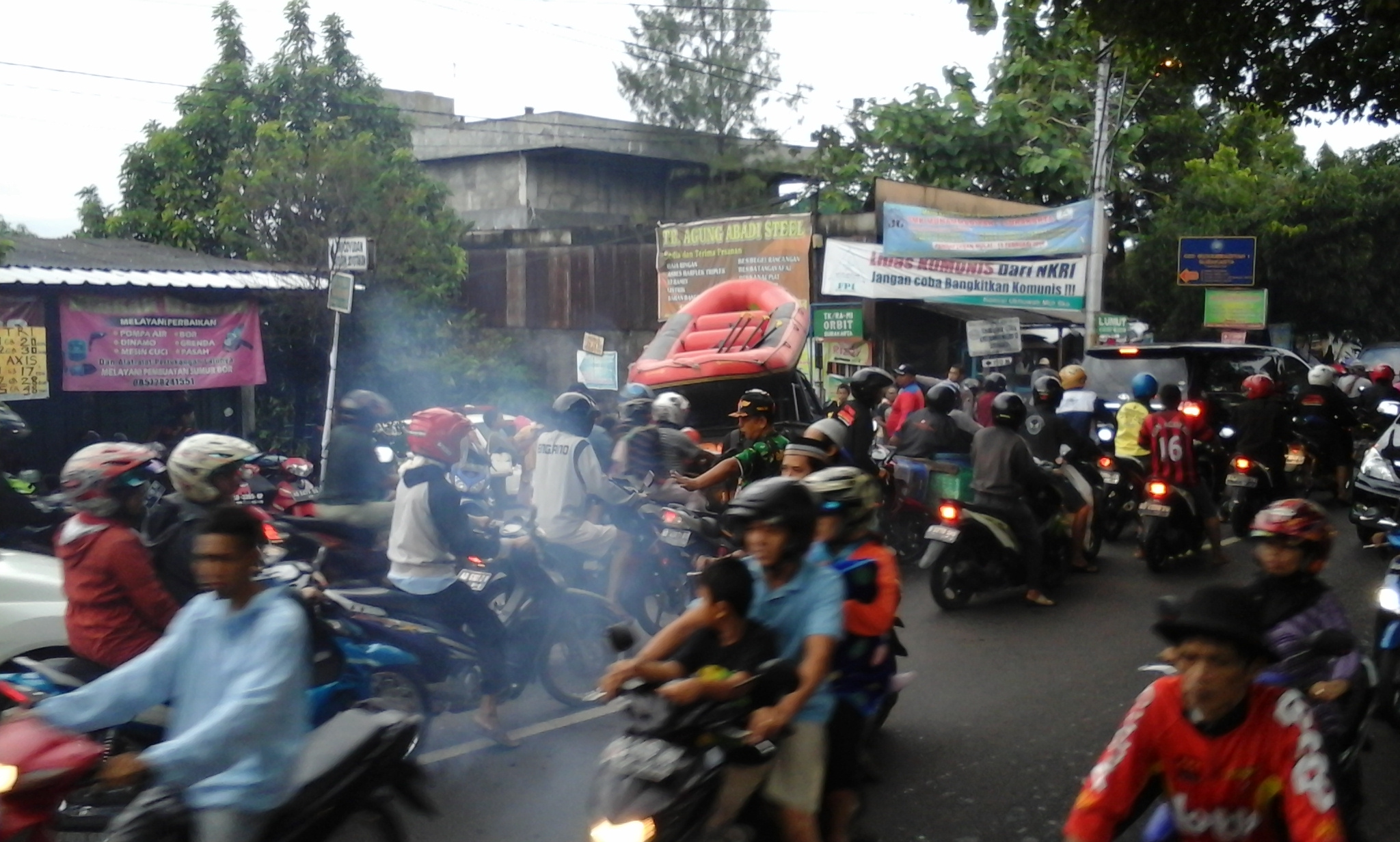 Tim MeDAN Soloraya Evakuasi Warga Plalan Korban Banjir