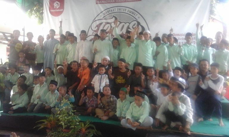 Teras Dakwah Beri Santunan 100 Anak Yatim Giwangan, Yogyakarta