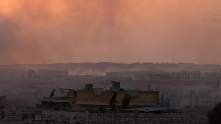 Serangan Bom Rezim Assad Targetkan Bis Umum dan Pemukiman Warga, 31 Orang Tewas
