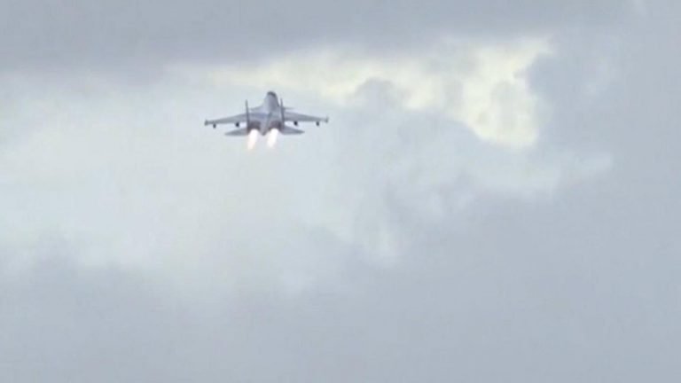 Jet Tempur Tidak Dikenal Membom Kamp Utama Ahrar Al-Sham, Puluhan Warga Tewas