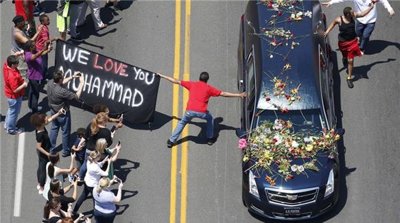 Ratusan Ribu Orang Hadiri Penghormatan Terakhir Muhammad Ali