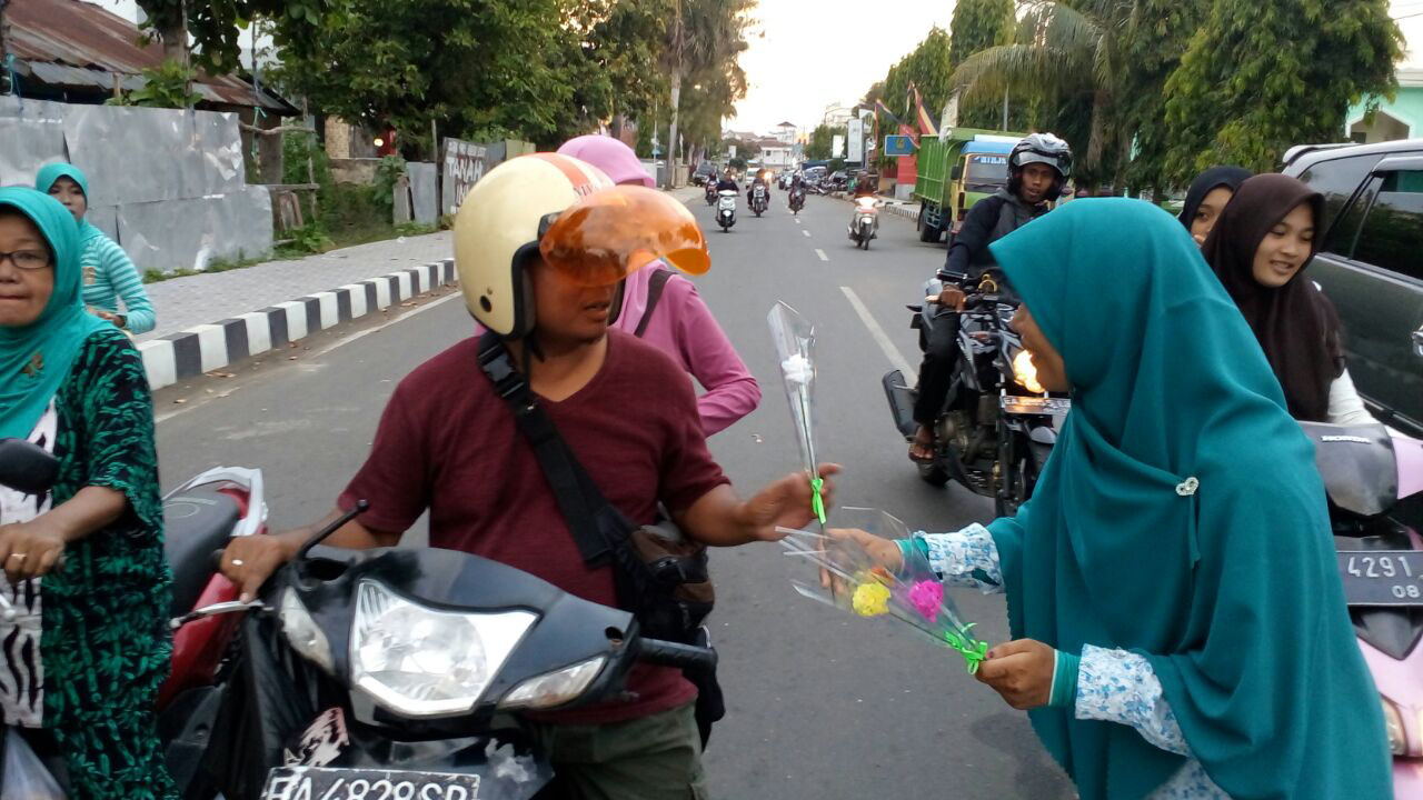 Ikatan Mahasiswa Muhammadiyah dan Pemuda Dompu Gelar Aksi Sambut Ramadhan