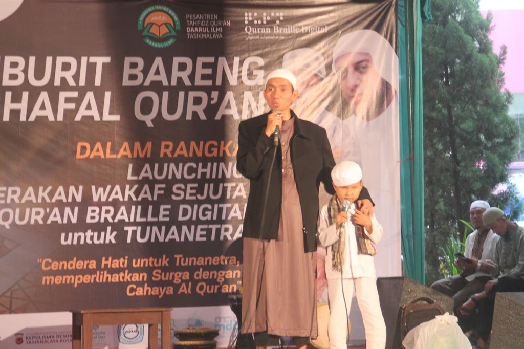 Ngabuburit Bareng Penghafal Qur’an, DIC Perkenalkan Al Qur’an Braile Digital