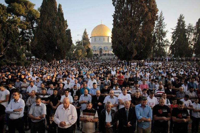 Shalat Jumat Pekan Pertama Ramadhan di Masjid Al Aqsha Dihadiri 100.000 Jamaah