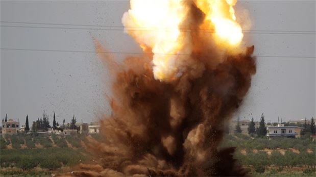 Rezim Assad Gempur Sisa-sisa Basis IS dengan Artileri dan Serangan Udara