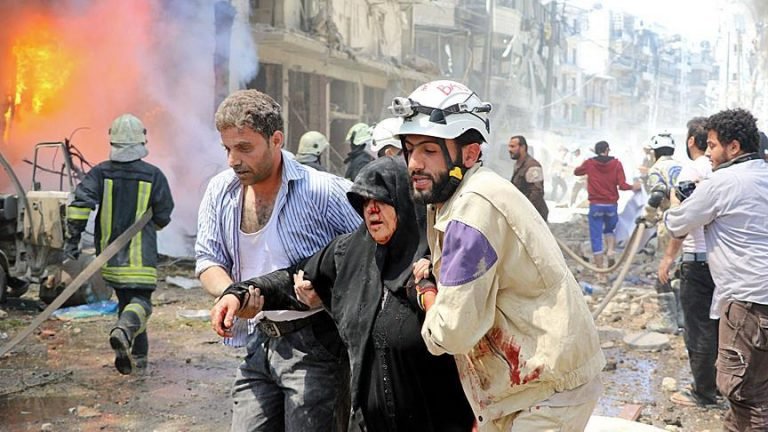 Serangan Bom Barel Rezim Assad Targetkan Rumah Sakit di Aleppo, 15 Tewas