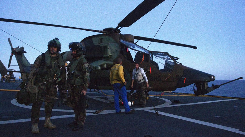 Helikopter Militer Ditembak Jatuh di Benghazi Tiga Pasukan Perancis Tewas