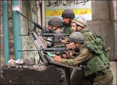 Lima Serdadu Zionis Bantai Pemuda Palestina dengan Timah Panas