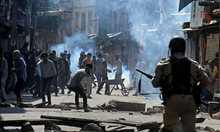 Bentrokan Senjata di Kashmir saat Hari Kemerdekaan India