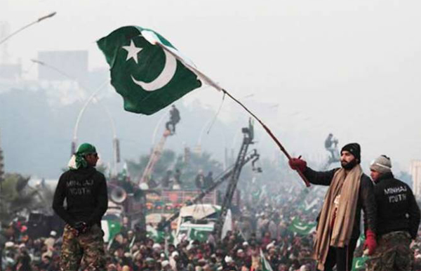 Pakistan Persembahkan Hari Kemerdekaannya untuk Muslim Kashmir