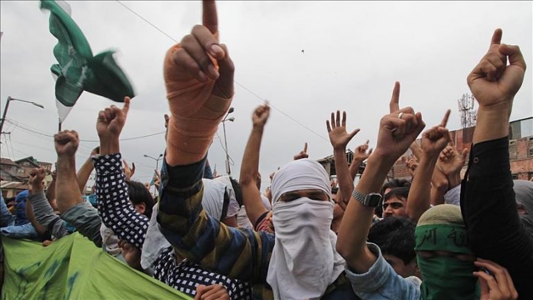 Delegasi India Kunjungi Kashmir, 400 Warga Muslim Terluka Tembak