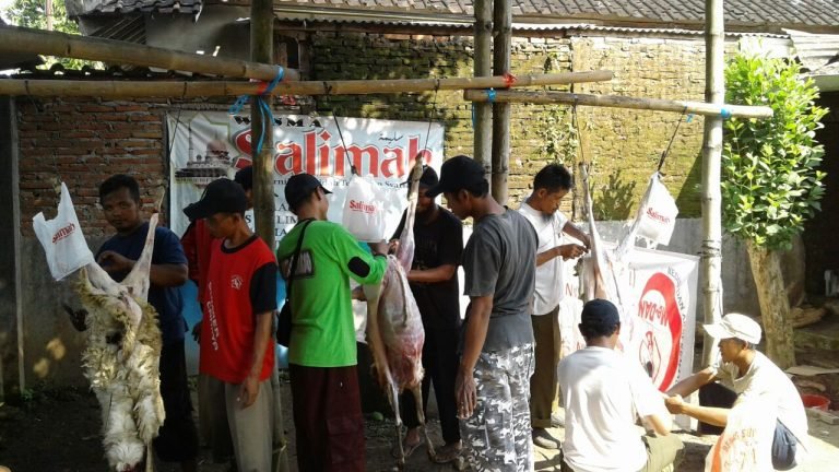 Memasuki Hari Tasyrik, Sejumlah Elemen Jawa Tengah Gencar Bagikan Paket Qurban