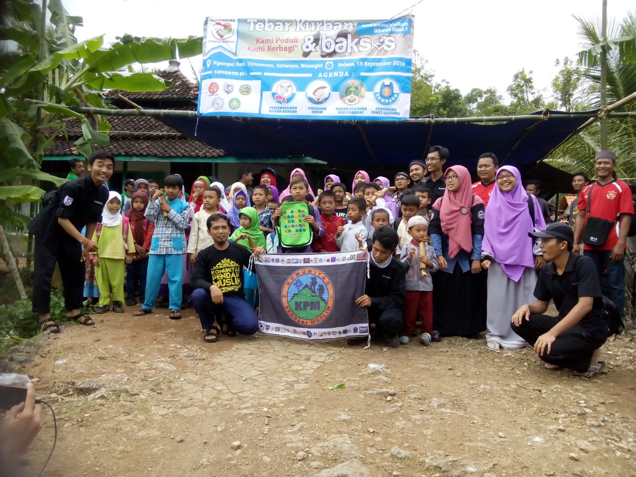 Komunitas Pecinta Sedekah Tebar Qurban di Daerah Terpencil