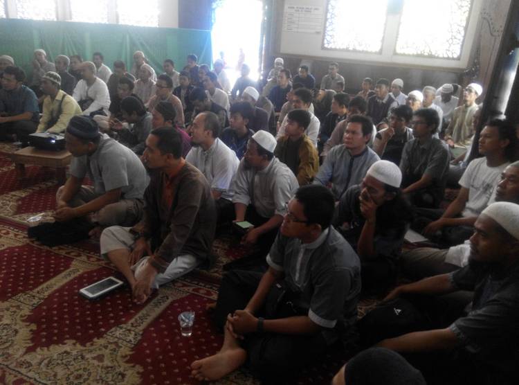 DKM At Taubah Serang Gelar Kajian Ilmiyah “Akhir Bahagia Insan Bertaqwa”