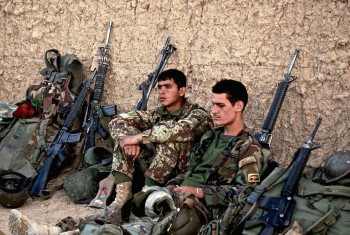 Taliban: Musuh Tinggalkan Pos Pemeriksaan di Tarinkot, 12 Serdadu Menyerah