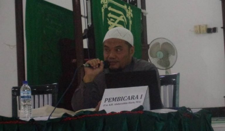 Ustadz Abu Rusydan: Umat Islam Harus Bersatu Melawa Propaganda Musuh