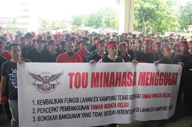 Aliansi Makapetor Manado Berunjuk Rasa, Tuntut Pembongkaran Masjid Al Khairiyah