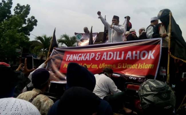 ‘Pak Ahok, Jangan Hina Kitab Suci Saya Hanya untuk Kepentingan Politik Anda!’