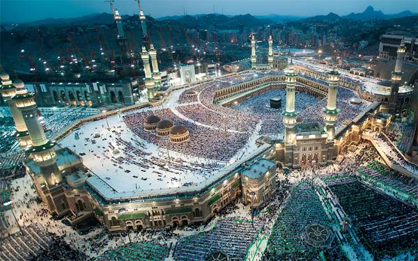 Muslim Spanyol Tunaikan Umrah dengan Berjalan Kaki Sejauh 9000 Km