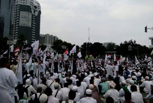 MUI: “Jika Jokowi Tetap Bungkam, Berikutnya akan Hadir Jumlah Umat yang Amat Dahsyat!”