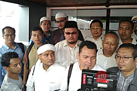 Sambangi Kejagung, Tim Advokasi GNPF MUI Pertanyakan Alasan Ahok Tak Ditahan