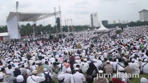Tito Sebut Ahok Sudah Tersangka, Massa: Buktikan!