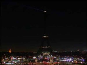 Tunjukan Keprihatinan atas Warga Aleppo, Paris Matikan Lampu Menara Eiffel