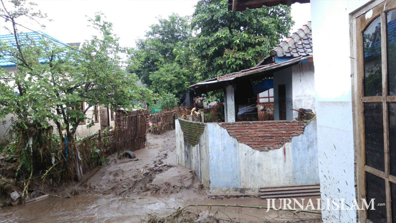 Banjir Besar Melanda Dompu, Forum Me-DAN Turun Lakukan Survey Bantuan Kemanusiaan