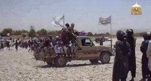 Taliban Cegat Konvoi Besar Pasukan ANA, Puluhan Kendaraan Tempur Hancur