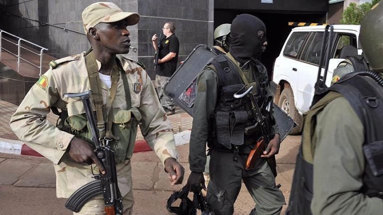 Jumlah Korban atas Serangan Bom Mobil di Pangkalan Militer Mali Meningkat, 60 Tewas