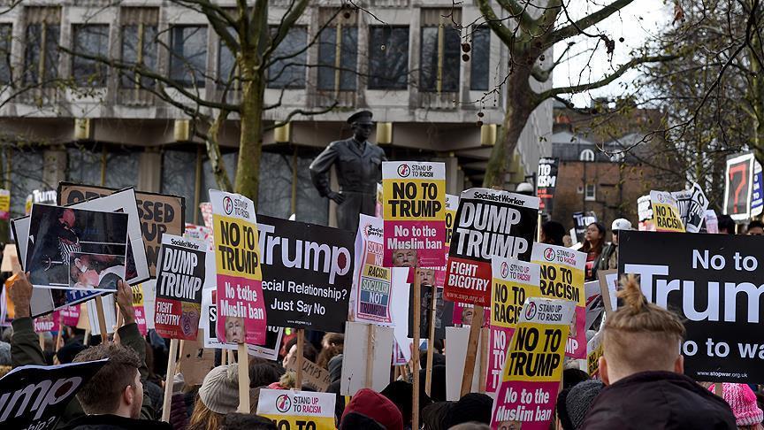 Ribuan Warga London Unjuk Rasa di Kedubes AS