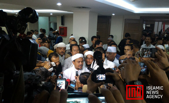 Berpotensi Melarikan Diri HRS Minta Majelis Hakim Segera Tahan Ahok