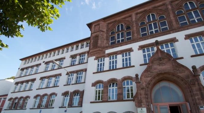 Sekolah Tinggi di Jerman Larang Siswa Muslim Wudhu dan Shalat di Kampus