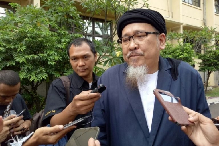 Ceroboh, Abang Angkat Ahok Ditolak Majelis Hakim Untuk Jadi Saksi