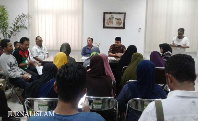 Keluarga Terdakwa Kasus Social Kitchen Solo Datangi Kejari Surakarta