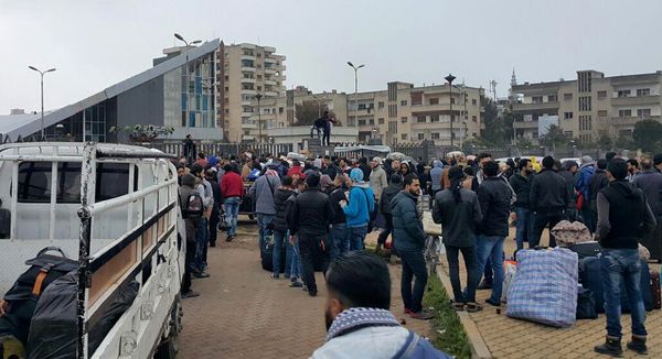 Hampir 1.800 Pejuang dan Warga Sipil al Waer Ngungsi ke Benteng Mujahidin di Idlib