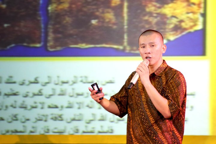 Puisi Sukmawati Berbalas Felix Siauw: Kamu Tak Tahu Syariat
