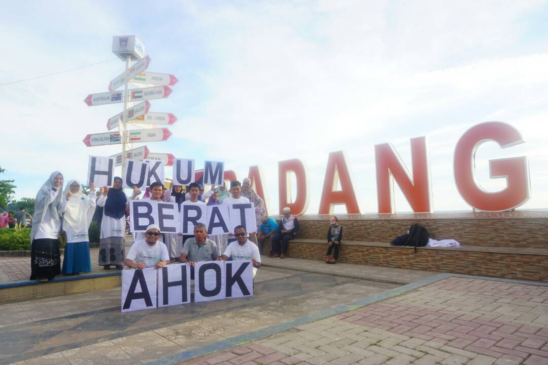 Aspirasi Daar El Azhar Padang: Hukum Berat Ahok