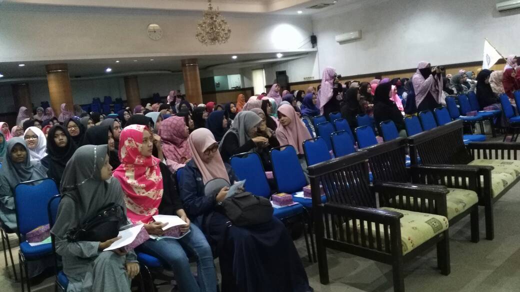 Bertajuk ‘Hijrah’, Muslimah Exhibition LDK UMMI Unikom Diikuti Ratusan Mahasiswi