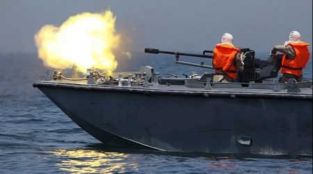 Angkatan Laut Zionis Tembaki Kapal Nelayan Palestina