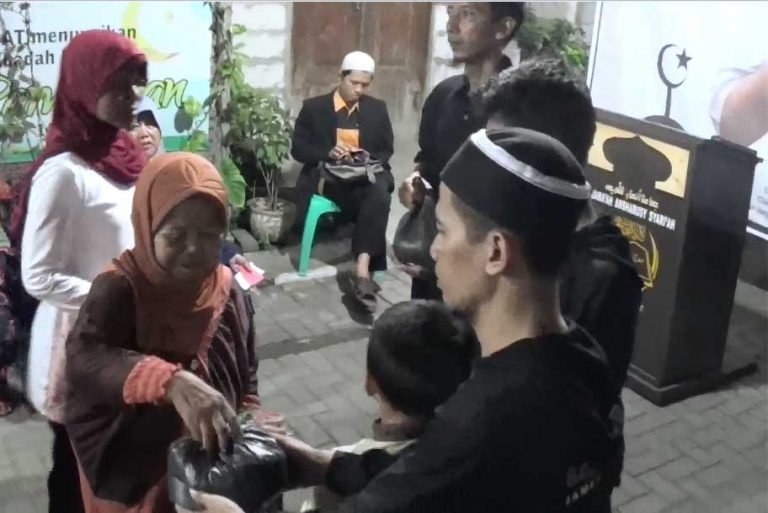 Sambut Ramadhan, FUI Semarang Gelar Pengajian hingga Pembagian Sembako
