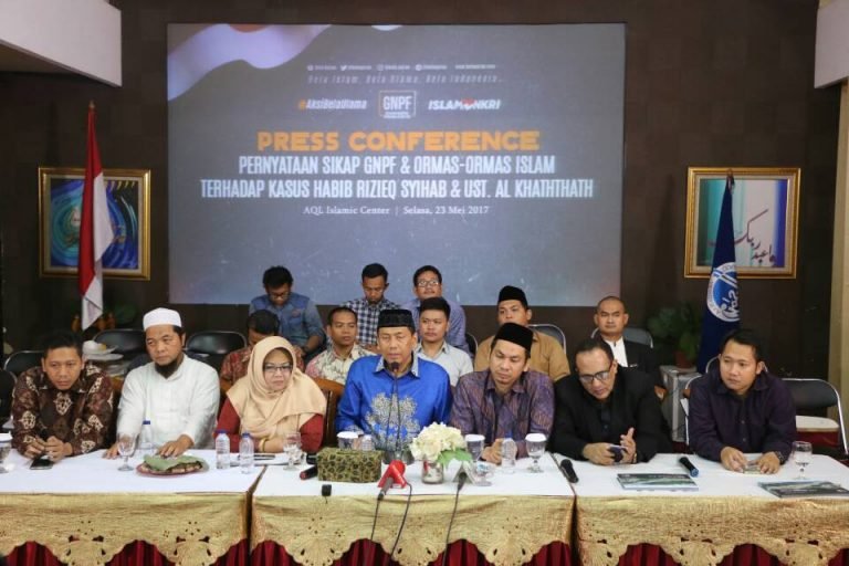 Soal Chat Fitnah, Kuasa Hukum Habib Rizieq Laporkan Tiga Pihak Ini