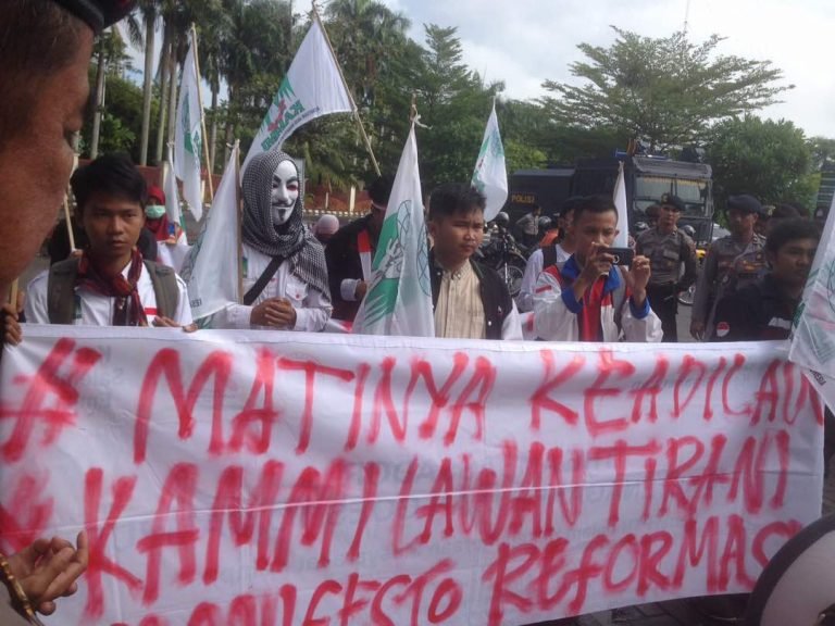 ‘Demo Malam Hari, Pendukung Ahok Dibiarkan, Mahasiswa KAMMI Ditindak’