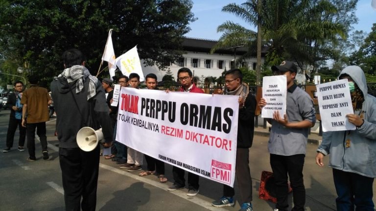 Pemuda dan Mahasiswa Islam Bandung Tolak Keras Perppu Ormas