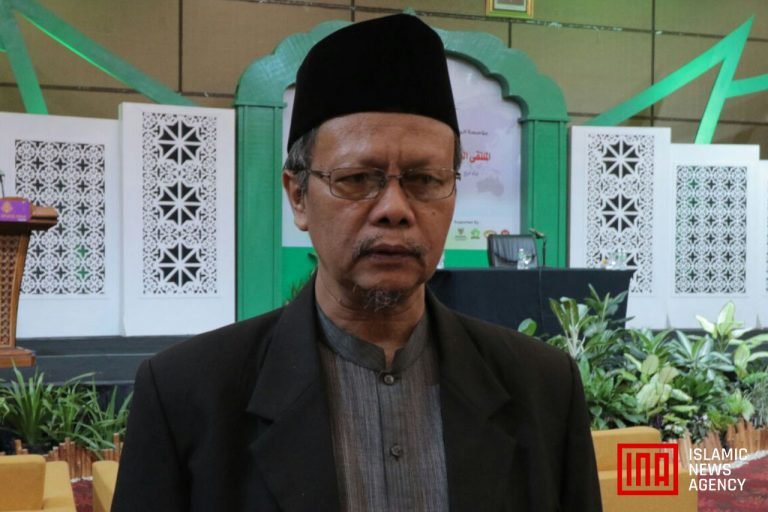 Prof. Yunahar Ilyas Sampaikan Peran MUI Dalam Pertemuan Ulama Dunia di Padang