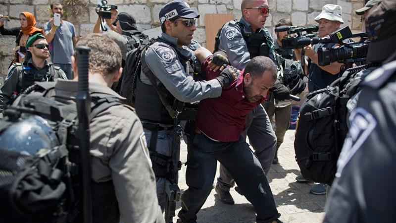 Zionis Tutup Lagi Masjid Al Aqsha, Bentrokanpun Kembali Terjadi